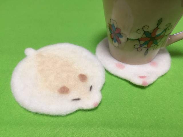 羊毛氈《倉鼠杯墊》融化的倉鼠？還是倉鼠餅乾呢？