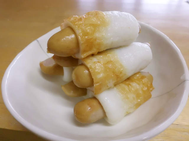 《竹輪包香腸》簡單幾個步驟超好吃下酒菜輕鬆完成 《竹輪包香腸》簡單幾個步驟超好吃下酒菜輕鬆完成