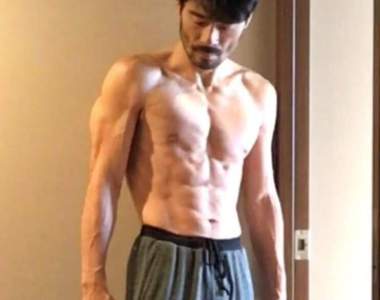 《肌肉大叔漫畫家「迫稔雄」》喜歡的:肌肉、格鬥技、荒木飛呂彥 《肌肉大叔漫畫家「迫稔雄」》喜歡的:肌肉、格鬥技、荒木飛呂彥