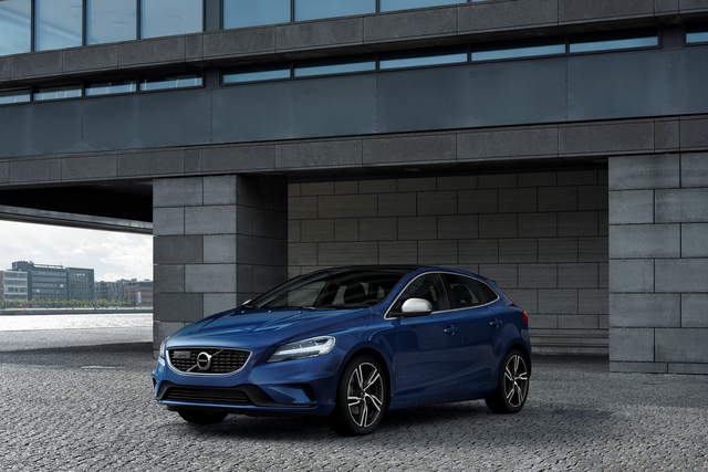 小改款《Volvo V40》換上閃閃動人車頭燈 小改款《Volvo V40》換上閃閃動人車頭燈