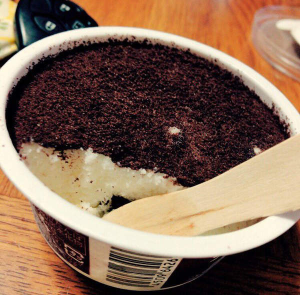 日本便利商店的《話題美味甜食》光看就已經餓惹...(口水) 日本便利商店的《話題美味甜食》光看就已經餓惹...(口水)