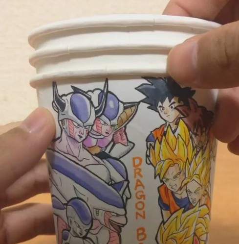 《七龍珠紙杯動圖》29秒後弗利沙又被悟空轟飛啦