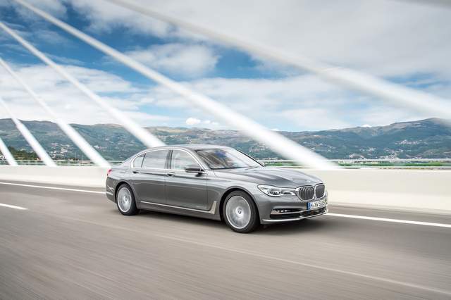 馬力400匹《BMW 750d xDrive》最強六缸柴油心臟上身 馬力400匹《BMW 750d xDrive》最強六缸柴油心臟上身