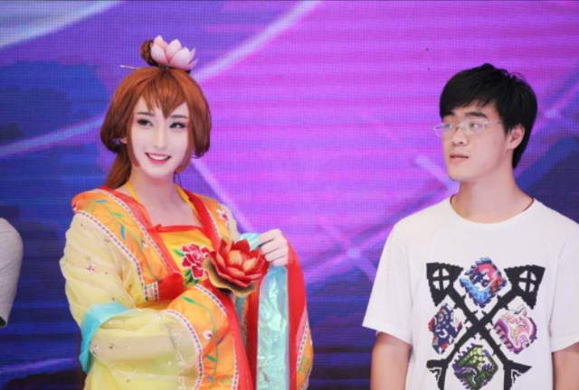《強吻正妹結果發現親到一個男der》求心理陰影面積… 《強吻正妹結果發現親到一個男der》求心理陰影面積…