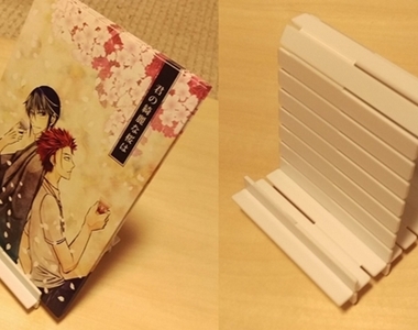自製《百圓隔板同人本展示架》可以拆開攤平超方便攜帶✧ 自製《百圓隔板同人本展示架》可以拆開攤平超方便攜帶✧