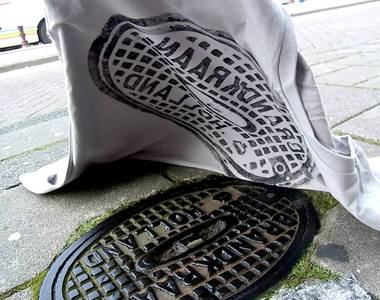 服裝新藝術《水溝蓋拓印》那我想要印日本的水溝蓋可以嗎? 服裝新藝術《水溝蓋拓印》那我想要印日本的水溝蓋可以嗎?
