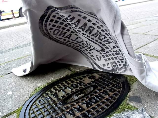 服裝新藝術《水溝蓋拓印》那我想要印日本的水溝蓋可以嗎? 服裝新藝術《水溝蓋拓印》那我想要印日本的水溝蓋可以嗎?