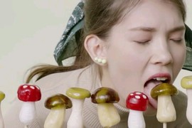 エロ零食《舔舔菇與濕答答仙貝》這就是故意要讓你想歪的好東西(拇指) エロ零食《舔舔菇與濕答答仙貝》這就是故意要讓你想歪的好東西(拇指)
