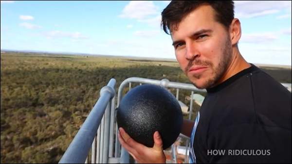 《最強塗料LINE-X》噴上它的西瓜就算被從45公尺高處丟下也能平安無事