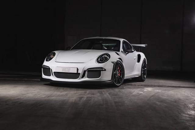 TechArt改造《Porsche 911》碳纖維勁裝上身