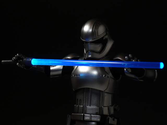 模型玩家瘋狂《霸氣LED光劍套組》科幻迷夢想的浪漫配件…… 模型玩家瘋狂《霸氣LED光劍套組》科幻迷夢想的浪漫配件……