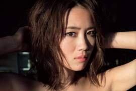 《白石あさえ的寫真夜現場》國中就有日規E罩杯發育超好的姊姊 《白石あさえ的寫真夜現場》國中就有日規E罩杯發育超好的姊姊