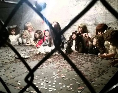驚悚注意《地下室的恐怖詭異場面》搬到新家時先確定地下室的東西吧... 驚悚注意《地下室的恐怖詭異場面》搬到新家時先確定地下室的東西吧...