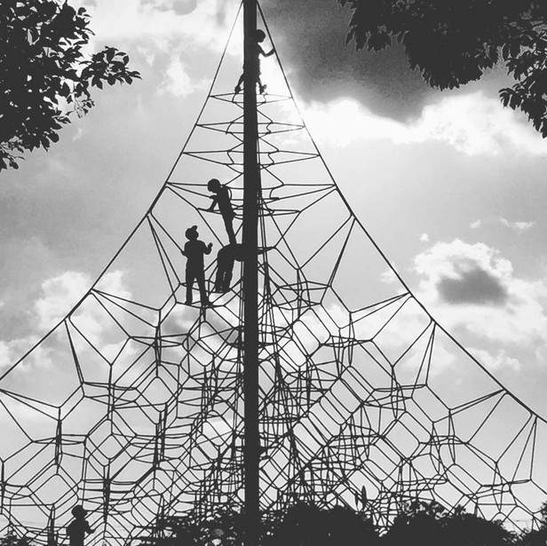 《絕叫系公園遊樂場》以前覺得還好現在看都覺得怎麼這麼恐怖