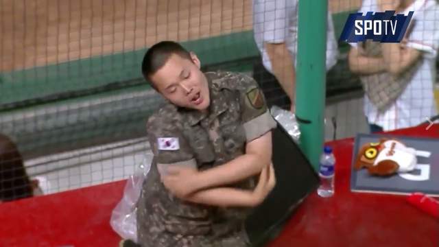 《韓國超High阿兵哥》不要一臉陶醉的出現啦XD