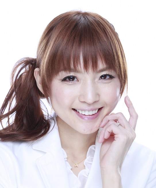 《牙醫護士都在胸部裡面塞毛巾？》美女牙醫解答這個真相