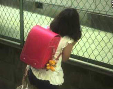《可疑大媽誘拐女童》帶小朋友去超市一定格外小心啊 《可疑大媽誘拐女童》帶小朋友去超市一定格外小心啊