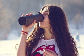 《可控溫保溫瓶Yecup365》現在的保溫瓶還可以當行動電源啦~ 《可控溫保溫瓶Yecup365》現在的保溫瓶還可以當行動電源啦~