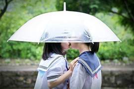 《百合女高中生》放課後回家的路上是只有我們的兩人世界 《百合女高中生》放課後回家的路上是只有我們的兩人世界