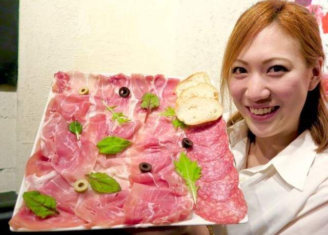 東京新宿肉放題《女子肉食祭》喜歡吃肉的女孩們有福啦～