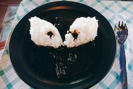 《名偵探柯南咖哩》犯人黑漆漆咖哩 跟 怪盜基德華麗白咖哩 兜幾? 《名偵探柯南咖哩》犯人黑漆漆咖哩 跟 怪盜基德華麗白咖哩 兜幾?