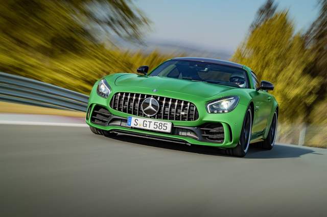 馬力585匹《Mercedes-AMG GT R》當家超跑再進化 馬力585匹《Mercedes-AMG GT R》當家超跑再進化
