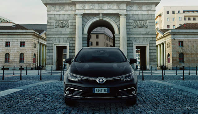 本田圭佑助陣《Toyota Auris Hybrid》油耗30.4km/L日本開賣