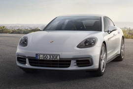 馬力462匹《Porsche Panamera 4 E-Hybrid》預告巴黎放電 馬力462匹《Porsche Panamera 4 E-Hybrid》預告巴黎放電