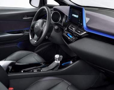 超人氣《Toyota C-HR》休旅新同學大方秀內在 超人氣《Toyota C-HR》休旅新同學大方秀內在
