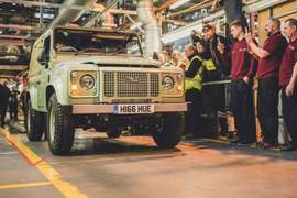 《Land Rover Defender》越野經典正式下台一鞠躬 《Land Rover Defender》越野經典正式下台一鞠躬