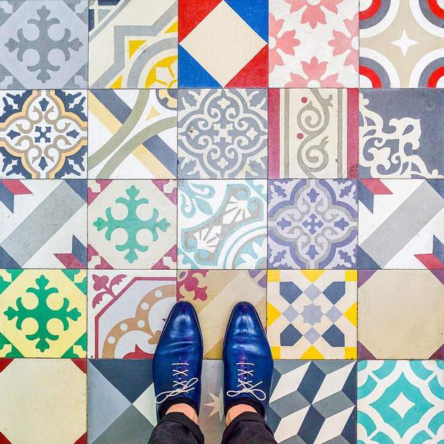 《巴黎的地板》走走看看不一樣的天空也可以看看地上的風景