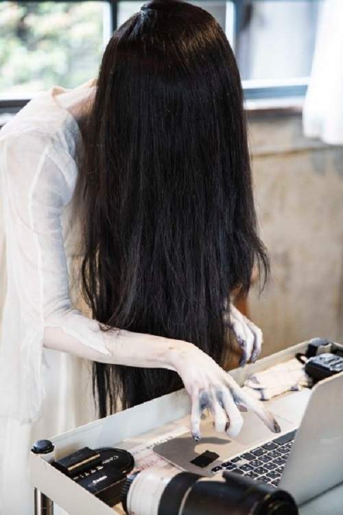 鬼名模《伽椰子VS贞子》事业第二春是当时尚日杂Model… - 图片10 鬼名模《伽椰子VS贞子》事业第二春是当时尚日杂Model…