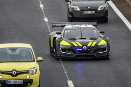 《Renault Sport R.S. 01 Interceptor》這樣的警車也太犯規 《Renault Sport R.S. 01 Interceptor》這樣的警車也太犯規