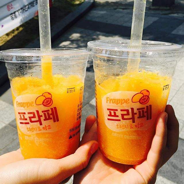 便利商店話題飲品《熱水冰沙》究竟喝起來是冰感還是熱感呢？