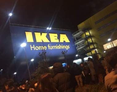 《日本IKEA神對應》寒冬中接獲炸彈預告讓店內購物袋發揮意外功效 《日本IKEA神對應》寒冬中接獲炸彈預告讓店內購物袋發揮意外功效