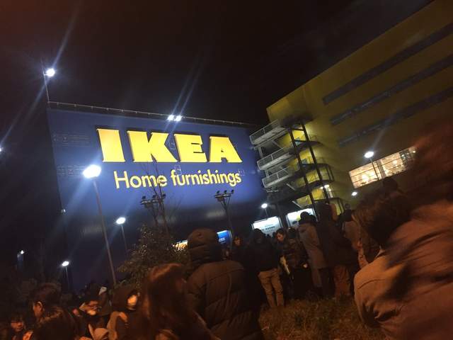 《日本IKEA神對應》寒冬中接獲炸彈預告讓店內購物袋發揮意外功效 《日本IKEA神對應》寒冬中接獲炸彈預告讓店內購物袋發揮意外功效