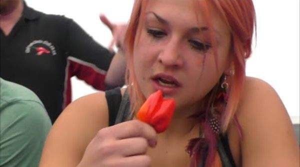 不是一般人可以挑戰的《吃辣椒比賽》辣到菊花都開了 不是一般人可以挑戰的《吃辣椒比賽》辣到菊花都開了