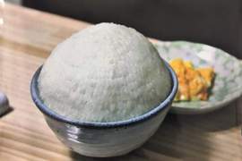 【密集恐懼症注意】美大生作品《整齊排列的白飯》近看才突然襲擊的噁心感覺... 【密集恐懼症注意】美大生作品《整齊排列的白飯》近看才突然襲擊的噁心感覺...