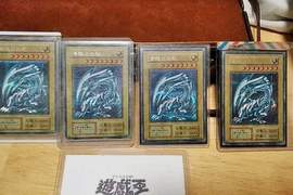 阿宅爸爸《為籌女兒學費賣掉4張青眼白龍限定卡》網友大讚真男人 阿宅爸爸《為籌女兒學費賣掉4張青眼白龍限定卡》網友大讚真男人