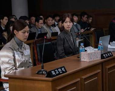 朴信惠再披律師袍《沉默的目擊者》一場女兒殺了媽媽的懸疑命案 朴信惠再披律師袍《沉默的目擊者》一場女兒殺了媽媽的懸疑命案