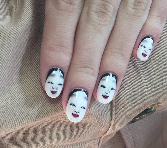 破壞力超強《能面指彩》恐怖又帶點可愛的嶄新美甲ww