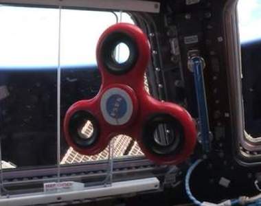 《宇宙中的指尖陀螺》超嗨的就這樣轉轉轉不會停耶 《宇宙中的指尖陀螺》超嗨的就這樣轉轉轉不會停耶