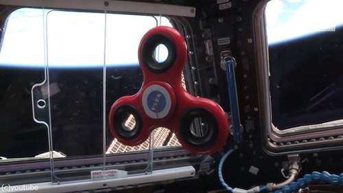 《宇宙中的指尖陀螺》超嗨的就這樣轉轉轉不會停耶