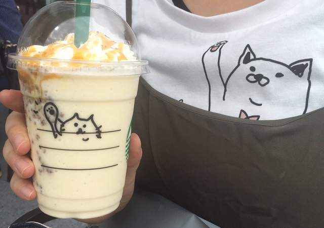《星巴克店員超暖心服務》杯身塗鴉再現你身上衣服的圖樣♪ 《星巴克店員超暖心服務》杯身塗鴉再現你身上衣服的圖樣♪