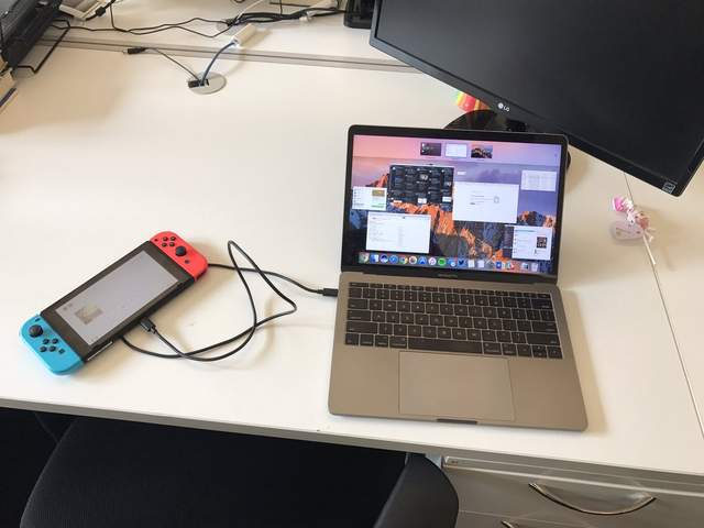 隱藏功能？《任天堂Switch可以幫Macbook充電》超奢華行動電源