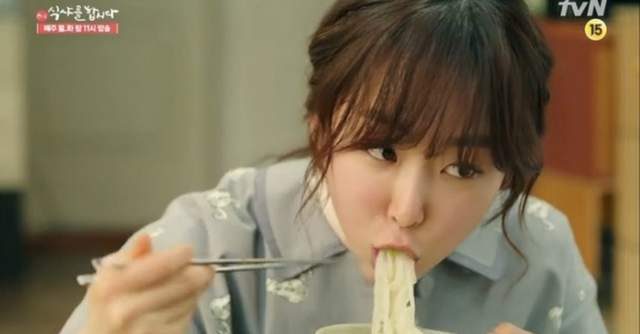 韓網介紹《女生約會吃飯的重點》男生幹嘛偷偷注意嘴型呢