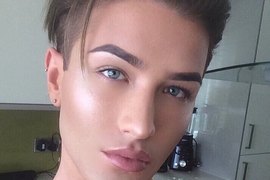 不平等待遇《愛漂亮帶妝上班的美男被上司禁止》男生化妝有那麼奇怪嗎? 不平等待遇《愛漂亮帶妝上班的美男被上司禁止》男生化妝有那麼奇怪嗎?