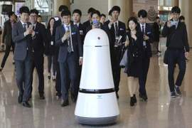 全面入侵《機場出現機器人員工》頂級工具人在這 全面入侵《機場出現機器人員工》頂級工具人在這