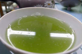 《茶裡飄浮的毛屑》看起來像灰塵一樣的東西到底是什麼呢? 《茶裡飄浮的毛屑》看起來像灰塵一樣的東西到底是什麼呢?