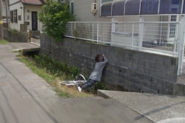 Google街景《腳踏車大媽的悲劇》一時興起查查以前住的地方... Google街景《腳踏車大媽的悲劇》一時興起查查以前住的地方...